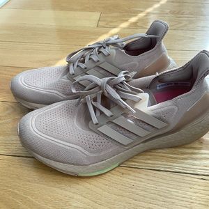 Adidas Ultraboost 21 Size 9 Ashpearl